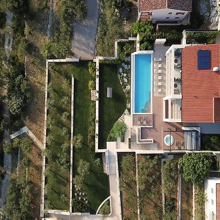 Holiday home Vlastelini Ii
