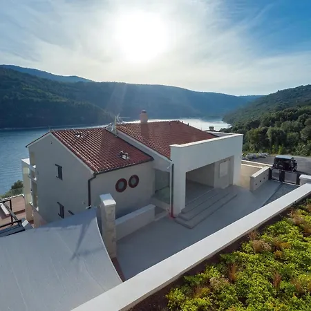 Vlastelini Ii Holiday home *